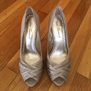 Lulu Townsend Silver Platform Peep Toe Heels | Size 8 | Wedding Prom Formal